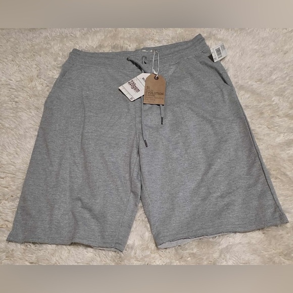 Evolution Other - Evolution 72 men’s size xl gray athletic shorts NWT